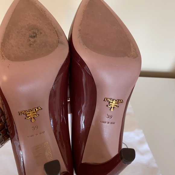 Authentic Prada red leather pumps. - Picture 8 of 8